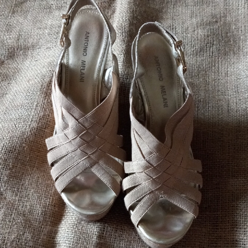 Antonio Melani Women's Tan Wedge Sandals